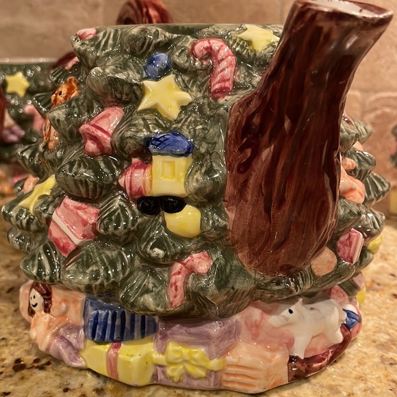 Enesco Christmas Tree Teapot and 4 Matching Mugs. New - Never Used. - Picture 15 of 16